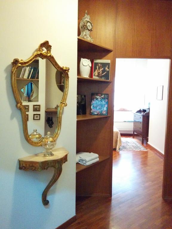 Napoli Porta Di Mare Acomodação com café da manhã Quarto foto