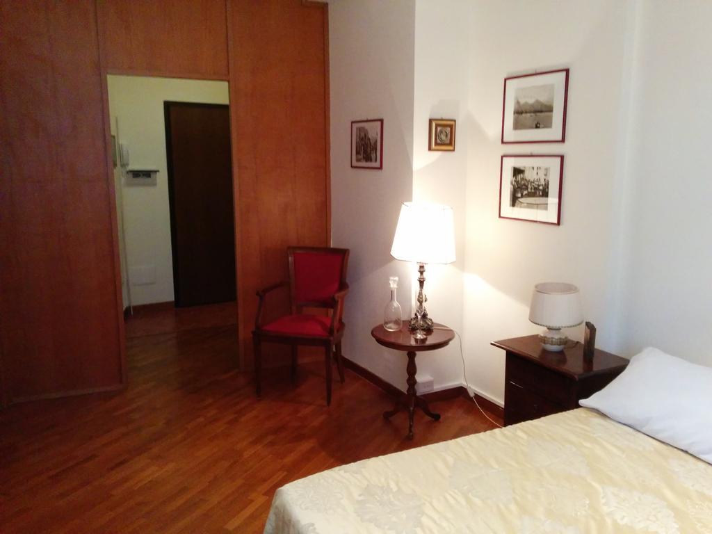 Napoli Porta Di Mare Acomodação com café da manhã Quarto foto