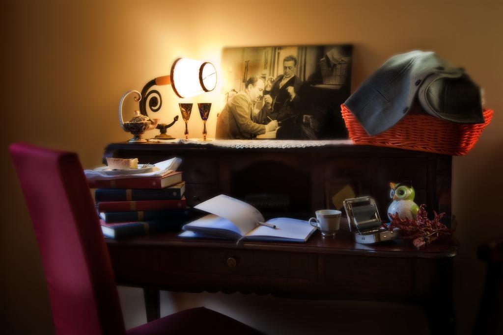 Napoli Porta Di Mare Acomodação com café da manhã Quarto foto