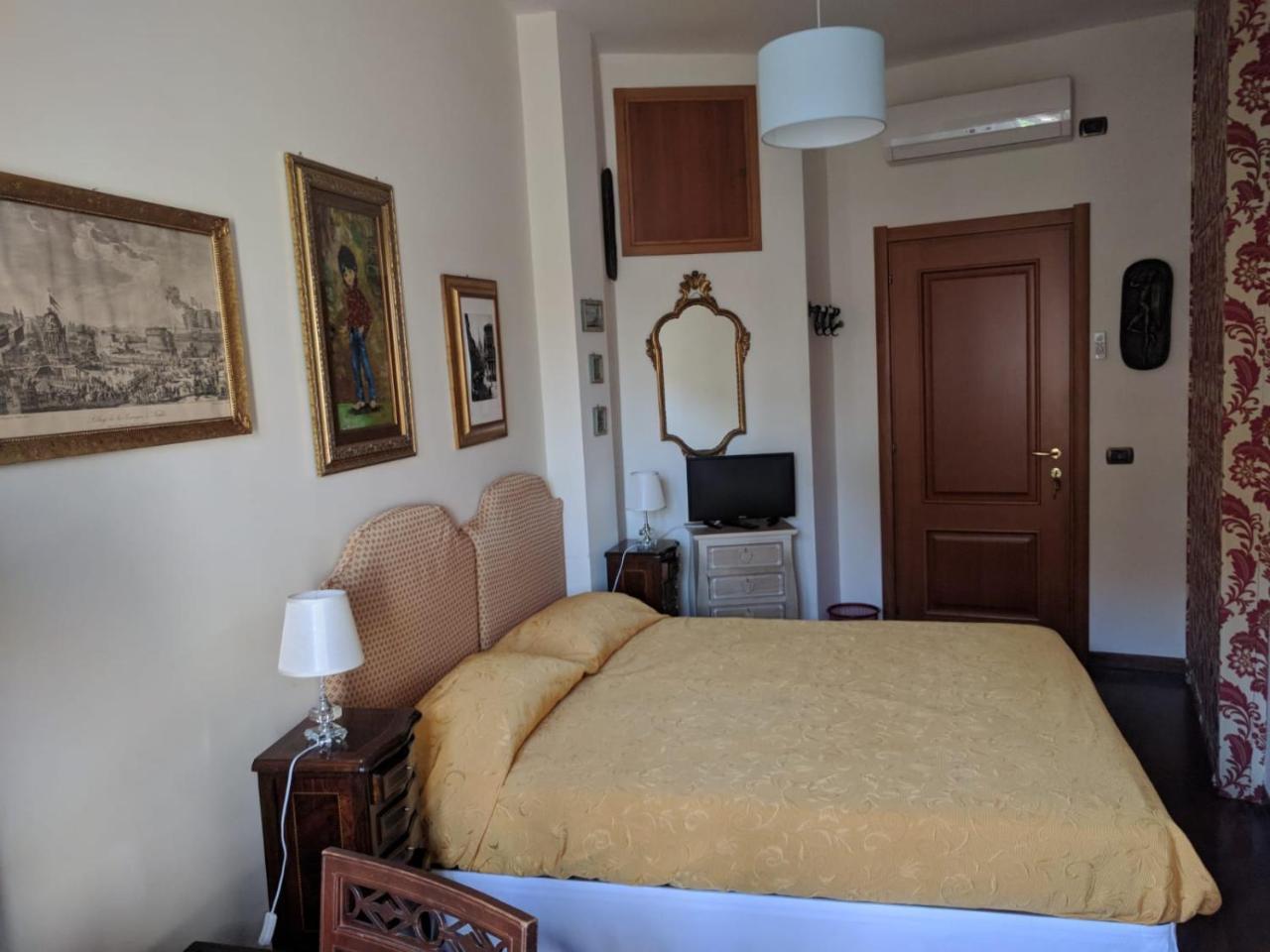 Napoli Porta Di Mare Acomodação com café da manhã Exterior foto